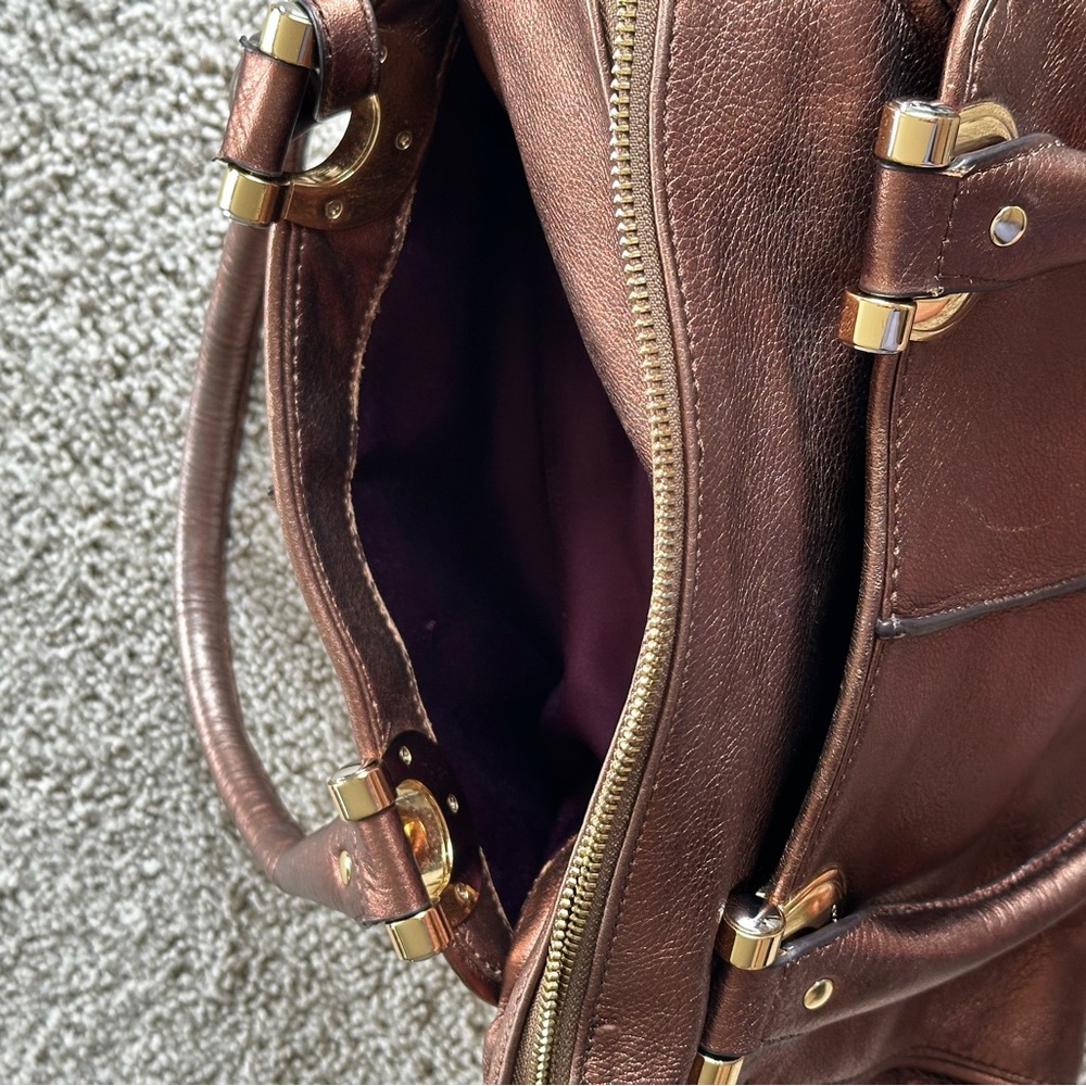 Makowski purse. EUC gold/metallic leather with gold hardware, purple lining!💖 - Picture 4 of 12